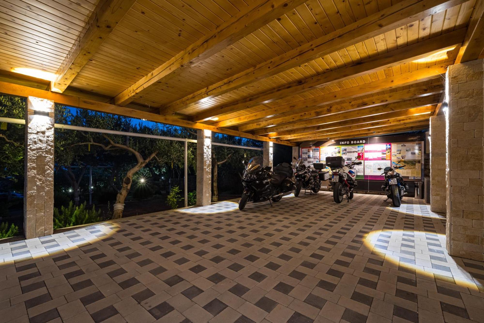 Hotel Vicko Starigrad Paklenica Exterior foto