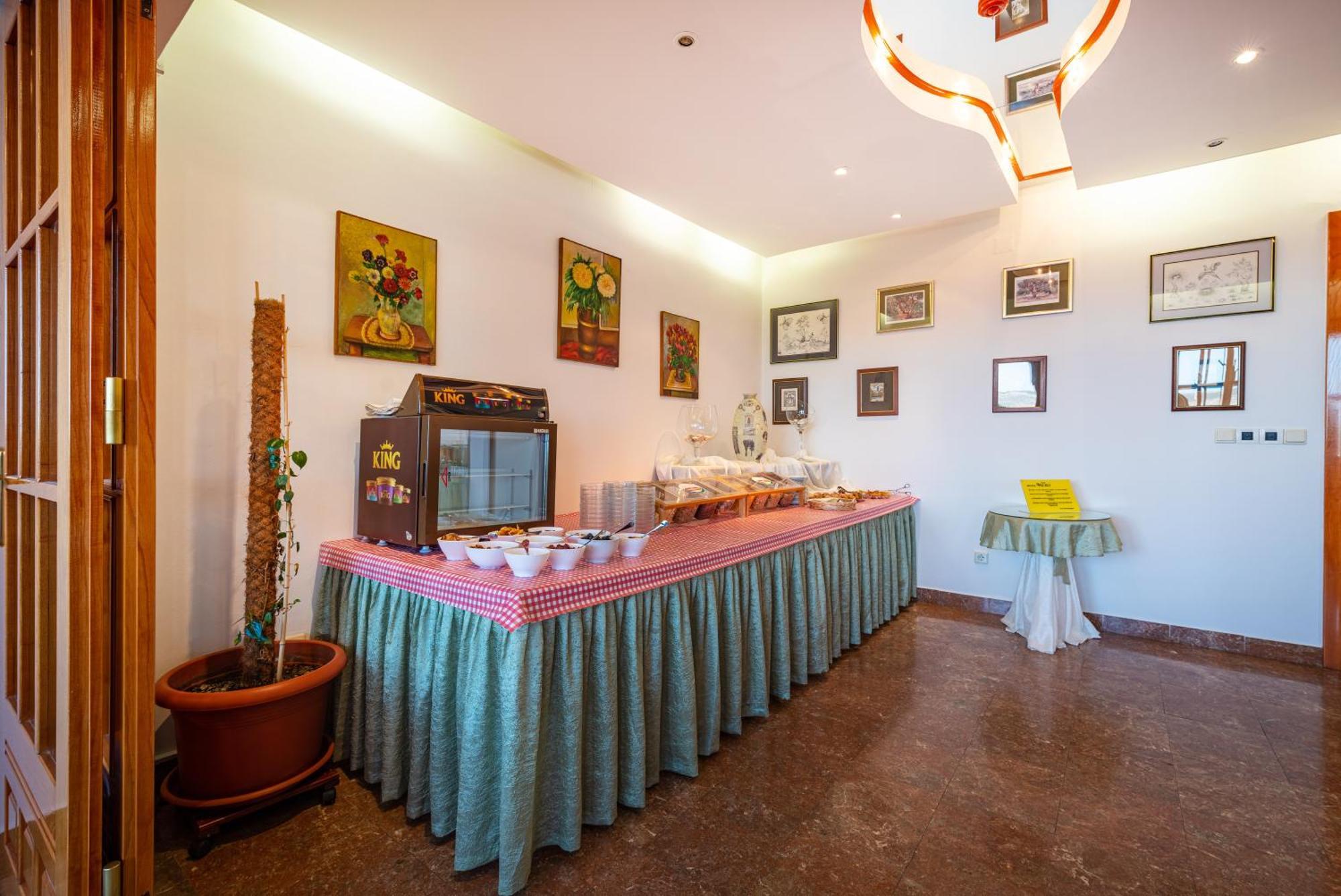 Hotel Vicko Starigrad Paklenica Exterior foto